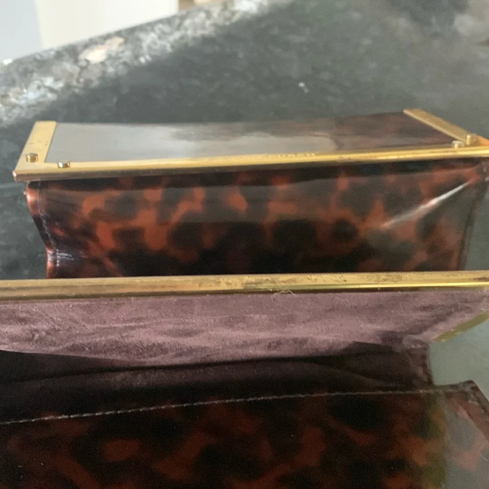 Bundle of 3 eyeglass/sunglass cases
2 TORY BURCH and 1 KATE SPADE case - Picture 11 of 14